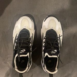Nike zoom air black and white size 8.5.